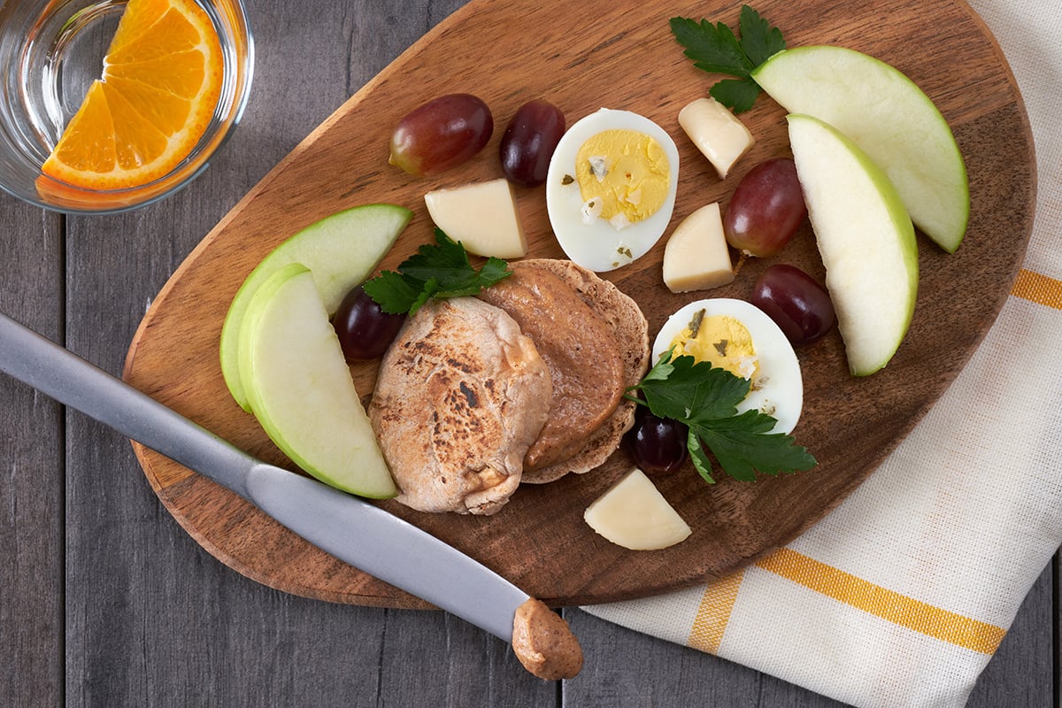 fresh whole egg and fresh fruit